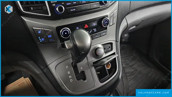 HYUNDAI STAREX 4WD 11-SEATER WAGON