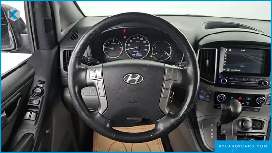 HYUNDAI STAREX 4WD 11-SEATER WAGON