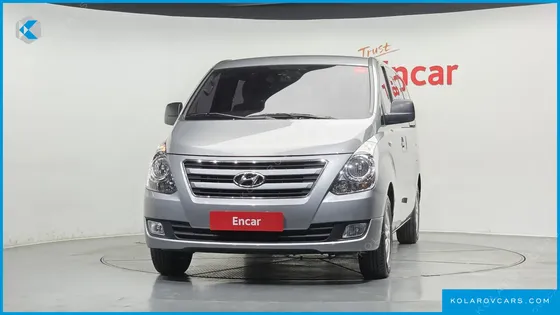 HYUNDAI STAREX 5-SEATER VAN