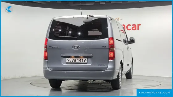 HYUNDAI STAREX 5-SEATER VAN