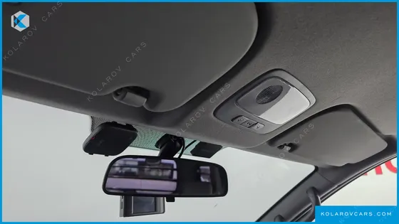 HYUNDAI STAREX 5-SEATER VAN