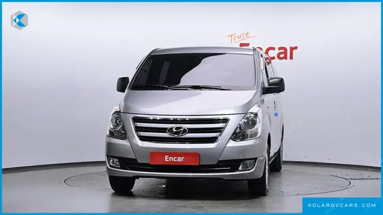HYUNDAI STAREX 5-SEATER VAN