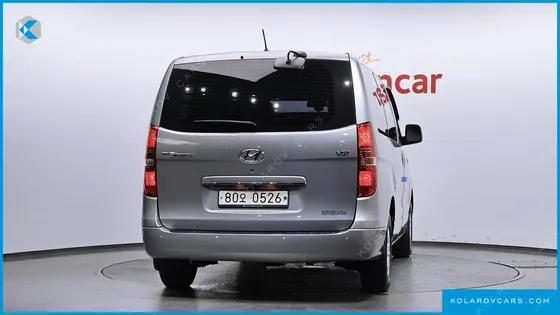 HYUNDAI STAREX 5-SEATER VAN
