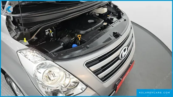 HYUNDAI STAREX 5-SEATER VAN
