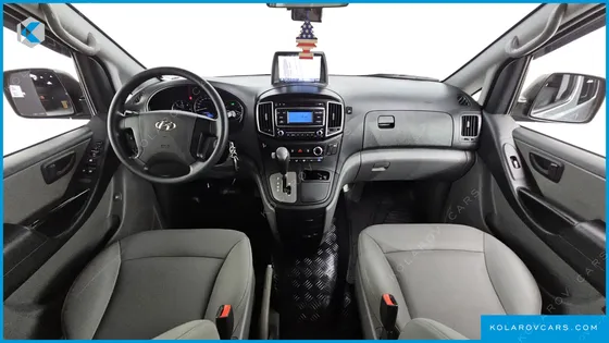 HYUNDAI STAREX 5-SEATER VAN