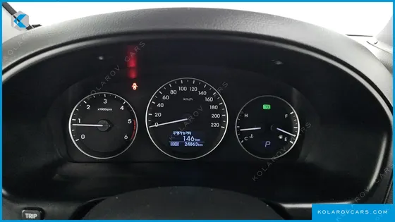 HYUNDAI STAREX 5-SEATER VAN
