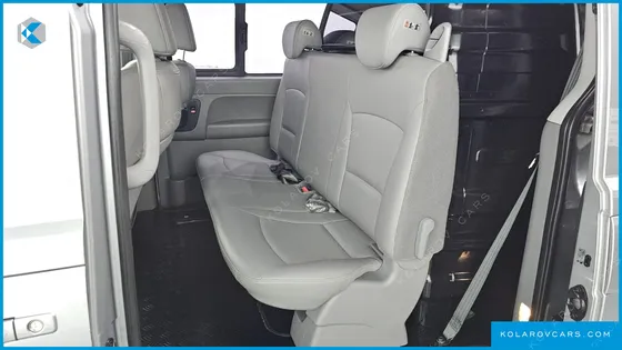 HYUNDAI STAREX 5-SEATER VAN