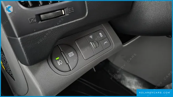 HYUNDAI STAREX 5-SEATER VAN