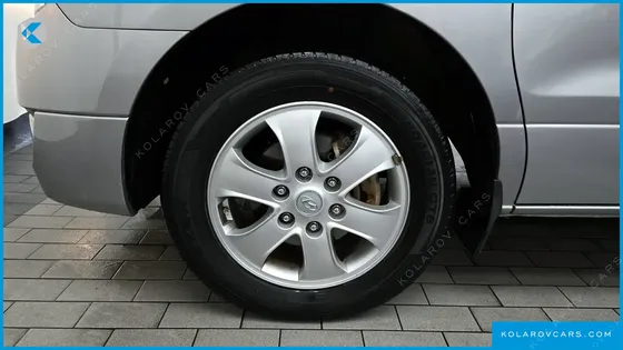 HYUNDAI STAREX 4WD 11-SEATER WAGON