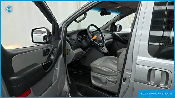 HYUNDAI STAREX 4WD 11-SEATER WAGON