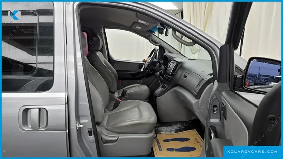 HYUNDAI STAREX 4WD 11-SEATER WAGON