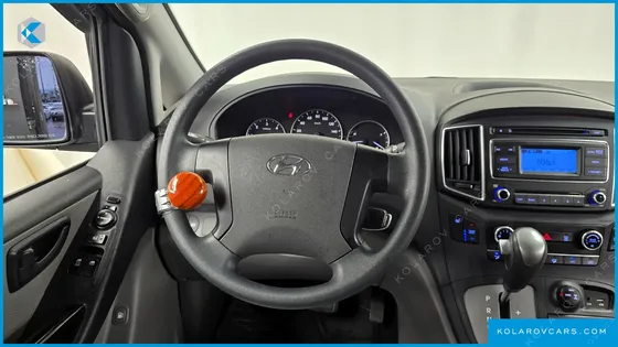 HYUNDAI STAREX 4WD 11-SEATER WAGON