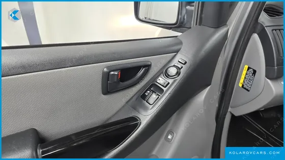 HYUNDAI STAREX 4WD 11-SEATER WAGON