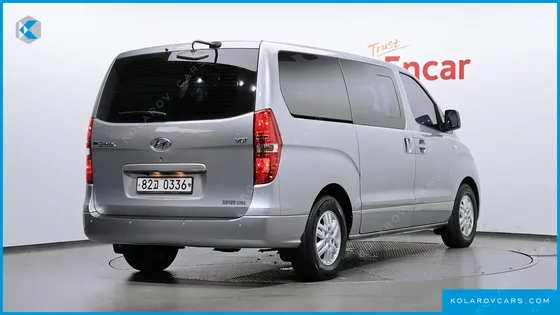 HYUNDAI STAREX 5-SEATER VAN