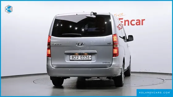 HYUNDAI STAREX 5-SEATER VAN