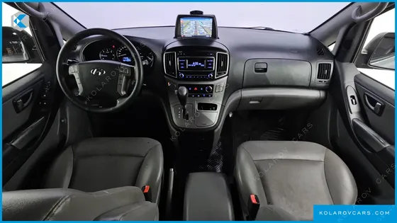 HYUNDAI STAREX 5-SEATER VAN