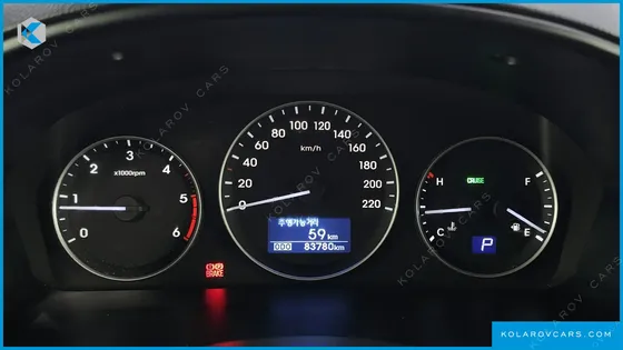 HYUNDAI STAREX 5-SEATER VAN