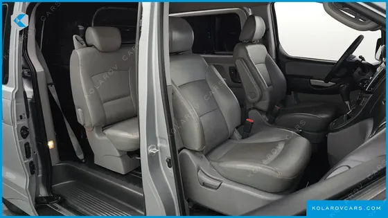 HYUNDAI STAREX 5-SEATER VAN