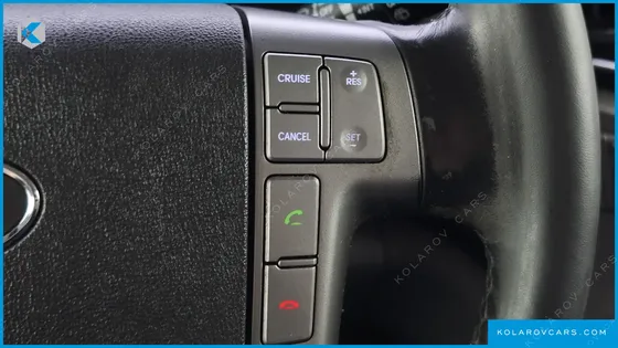 HYUNDAI STAREX 5-SEATER VAN