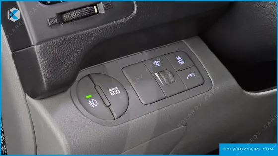 HYUNDAI STAREX 5-SEATER VAN
