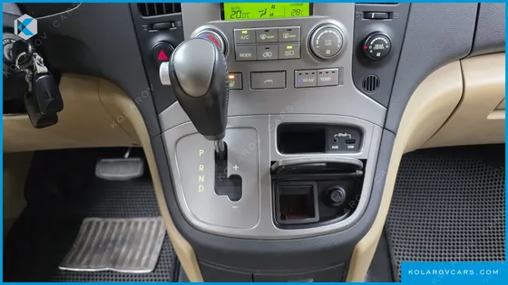 HYUNDAI STAREX 11-SEATER WAGON HVX