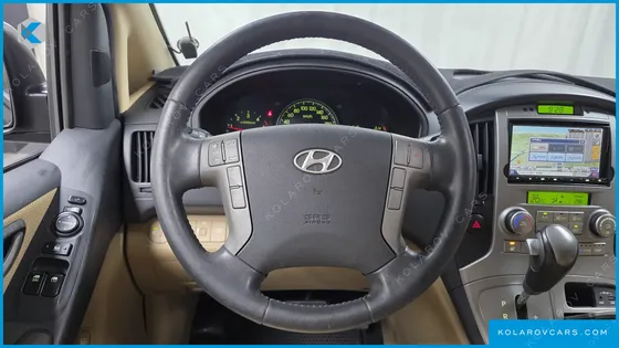 HYUNDAI STAREX 11-SEATER WAGON HVX