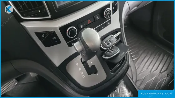 HYUNDAI STAREX 12-SEATER WAGON