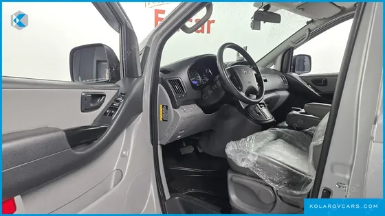 HYUNDAI STAREX 12-SEATER WAGON