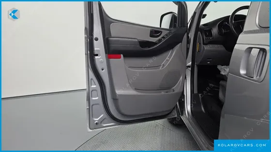 HYUNDAI STAREX 12-SEATER WAGON