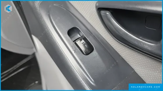 HYUNDAI STAREX 12-SEATER WAGON