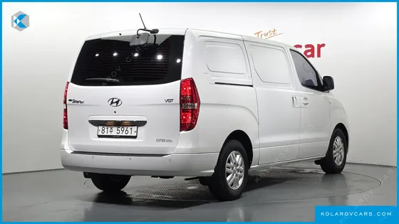 HYUNDAI STAREX 3-SEATER VAN