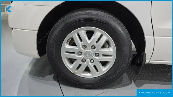 HYUNDAI STAREX 3-SEATER VAN