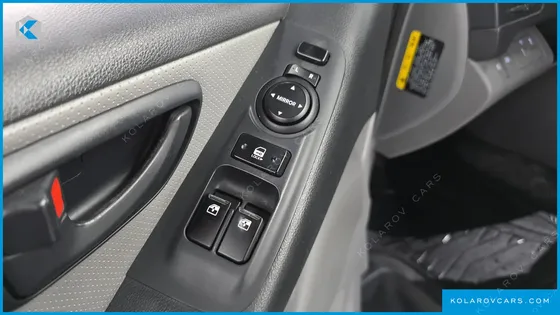 HYUNDAI STAREX 3-SEATER VAN