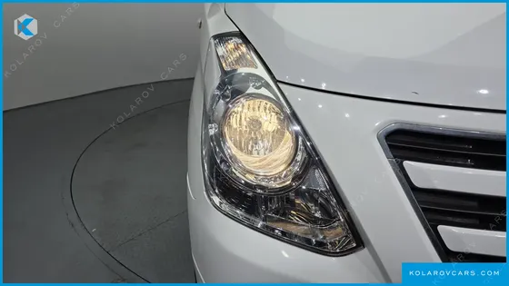 HYUNDAI STAREX 3-SEATER VAN