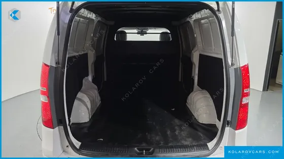 HYUNDAI STAREX 3-SEATER VAN