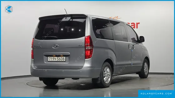 HYUNDAI STAREX 12-SEATER WAGON