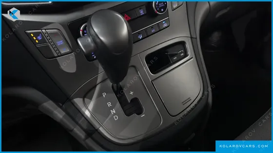 HYUNDAI STAREX 12-SEATER WAGON
