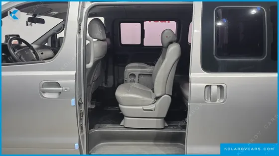 HYUNDAI STAREX 12-SEATER WAGON