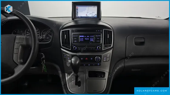 HYUNDAI STAREX 12-SEATER WAGON