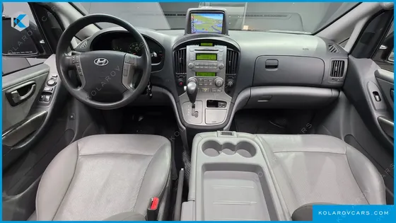 HYUNDAI STAREX 12-SEATER WAGON