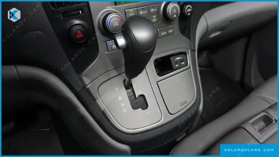 HYUNDAI STAREX 12-SEATER WAGON