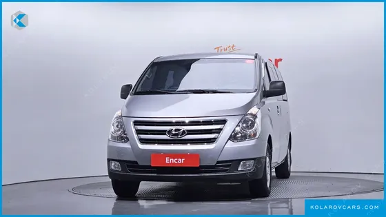 HYUNDAI STAREX 5-SEATER VAN