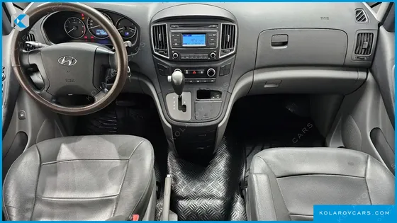 HYUNDAI STAREX 5-SEATER VAN