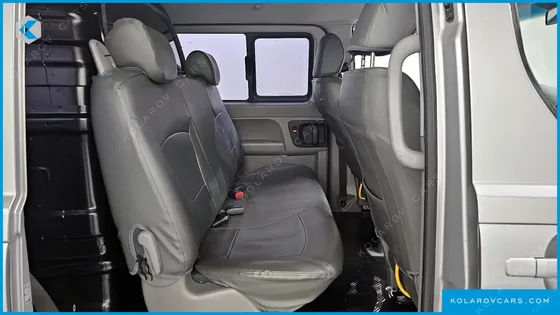 HYUNDAI STAREX 5-SEATER VAN