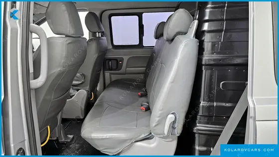 HYUNDAI STAREX 5-SEATER VAN