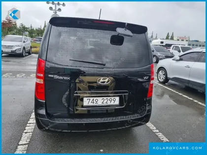 HYUNDAI STAREX 11-SEATER WAGON