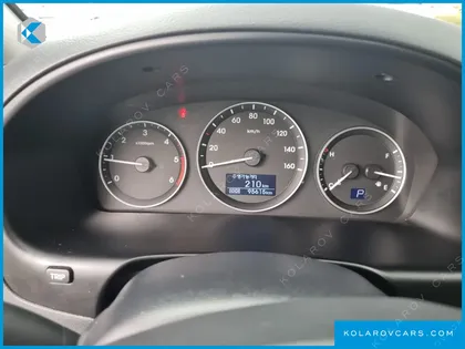 HYUNDAI STAREX 11-SEATER WAGON