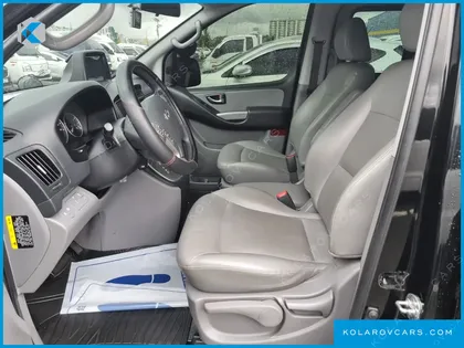 HYUNDAI STAREX 11-SEATER WAGON