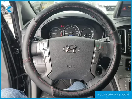 HYUNDAI STAREX 11-SEATER WAGON