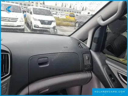 HYUNDAI STAREX 11-SEATER WAGON